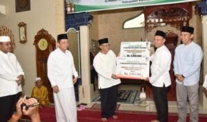 Kunker_ke_Karimun_Direksi_BRK_Syariah_Lanjutkan_Safari_Ramadan_Bersama_Pemprov_Kepri_dan_Berikan_Bantuan_CSR-735x400